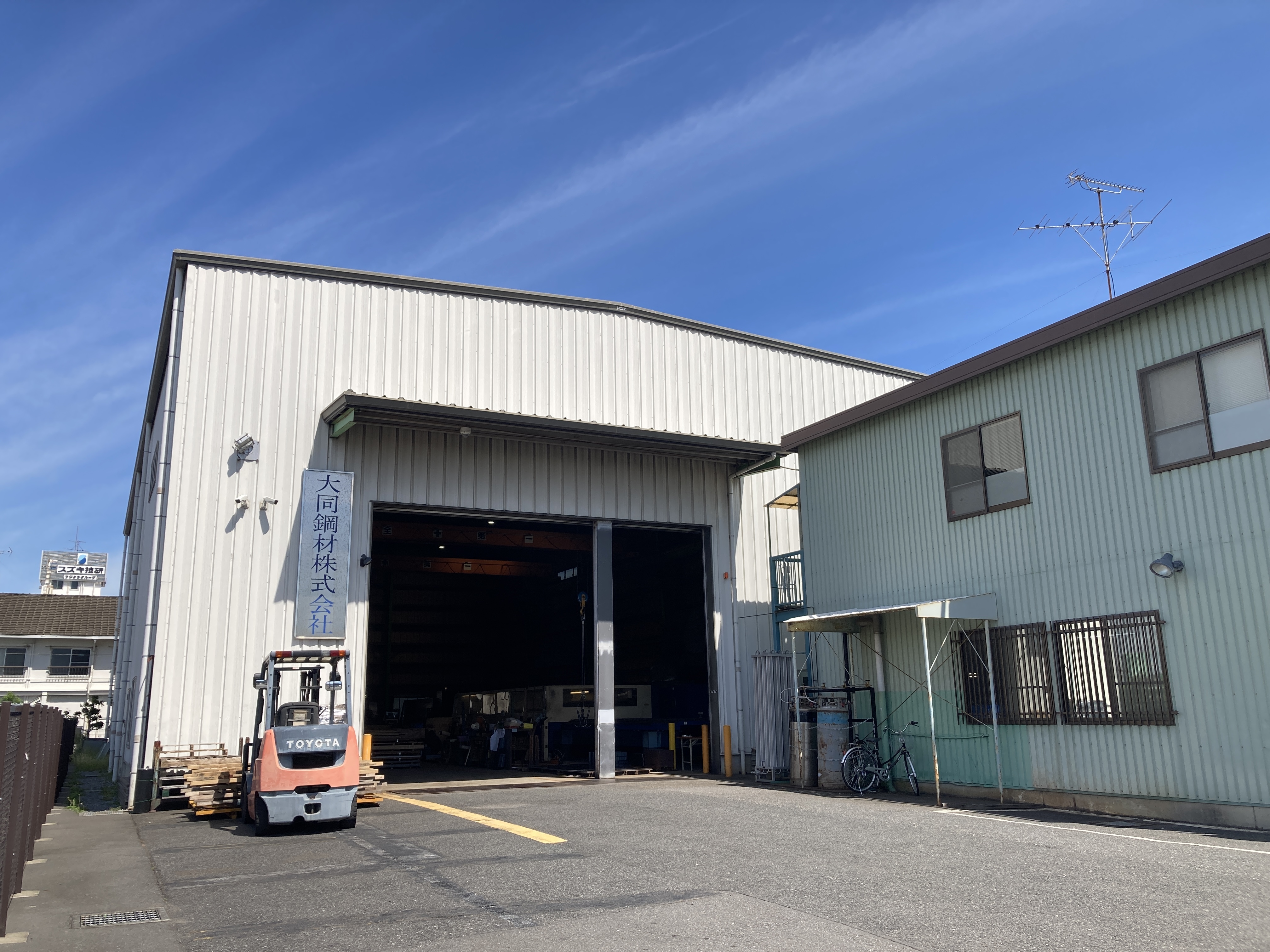 レーザー加工工場
