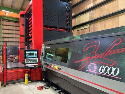 レーザー加工機2号機の10段パレット